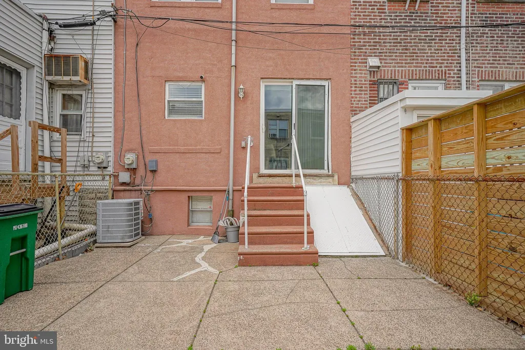 1208 W Oregon Avenue, Philadelphia, PA 19148