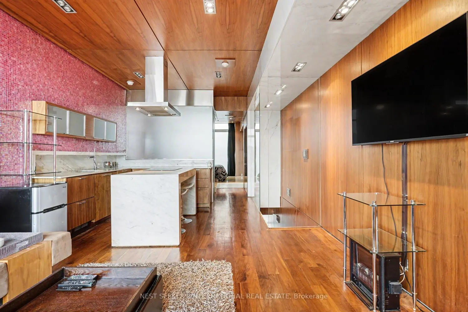 388 Richmond Street 519 photo 3