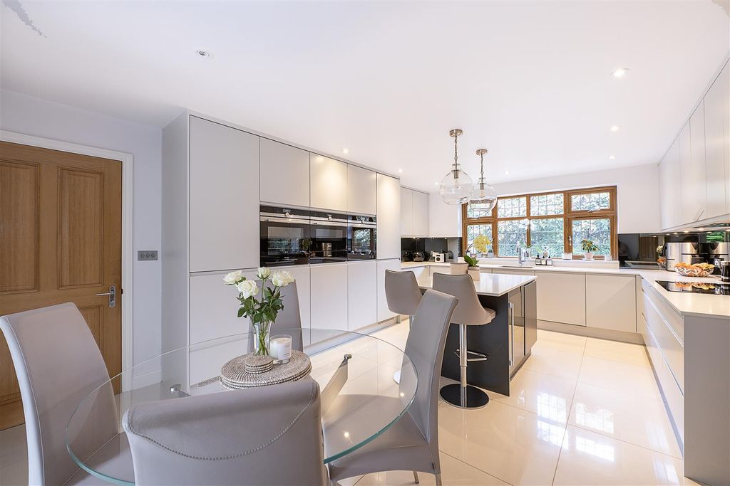 Additional image 2 of 5 bed detached house for saleBroad Oaks Close, Harpenden AL5