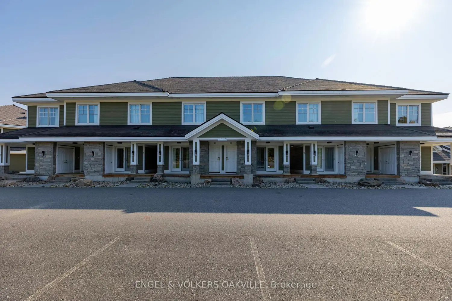 1869 Muskoka Road 118 C - 103