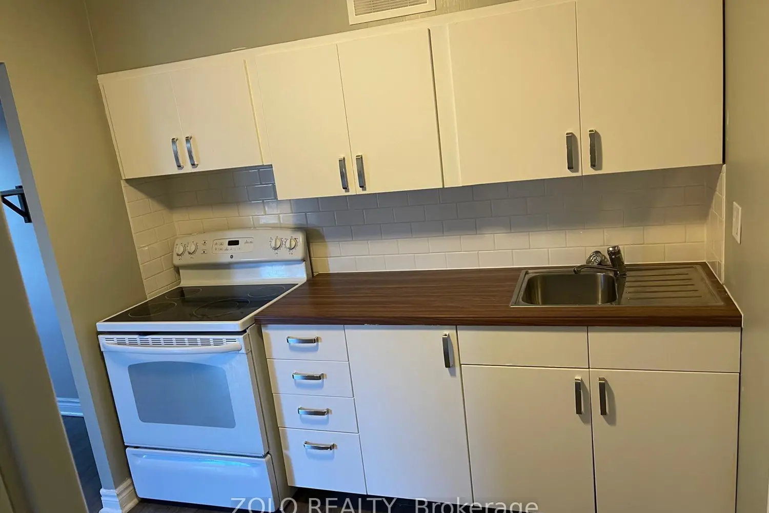 130 Ling Road 74 photo 3