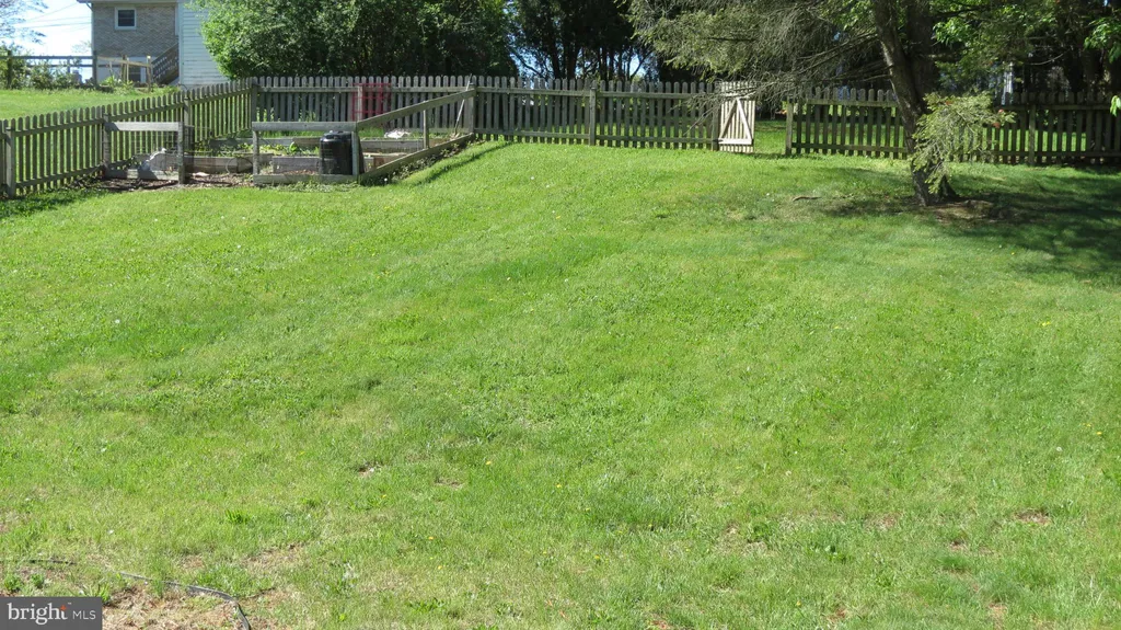 6081 Peach Tree Street, Harrisburg, PA 17111