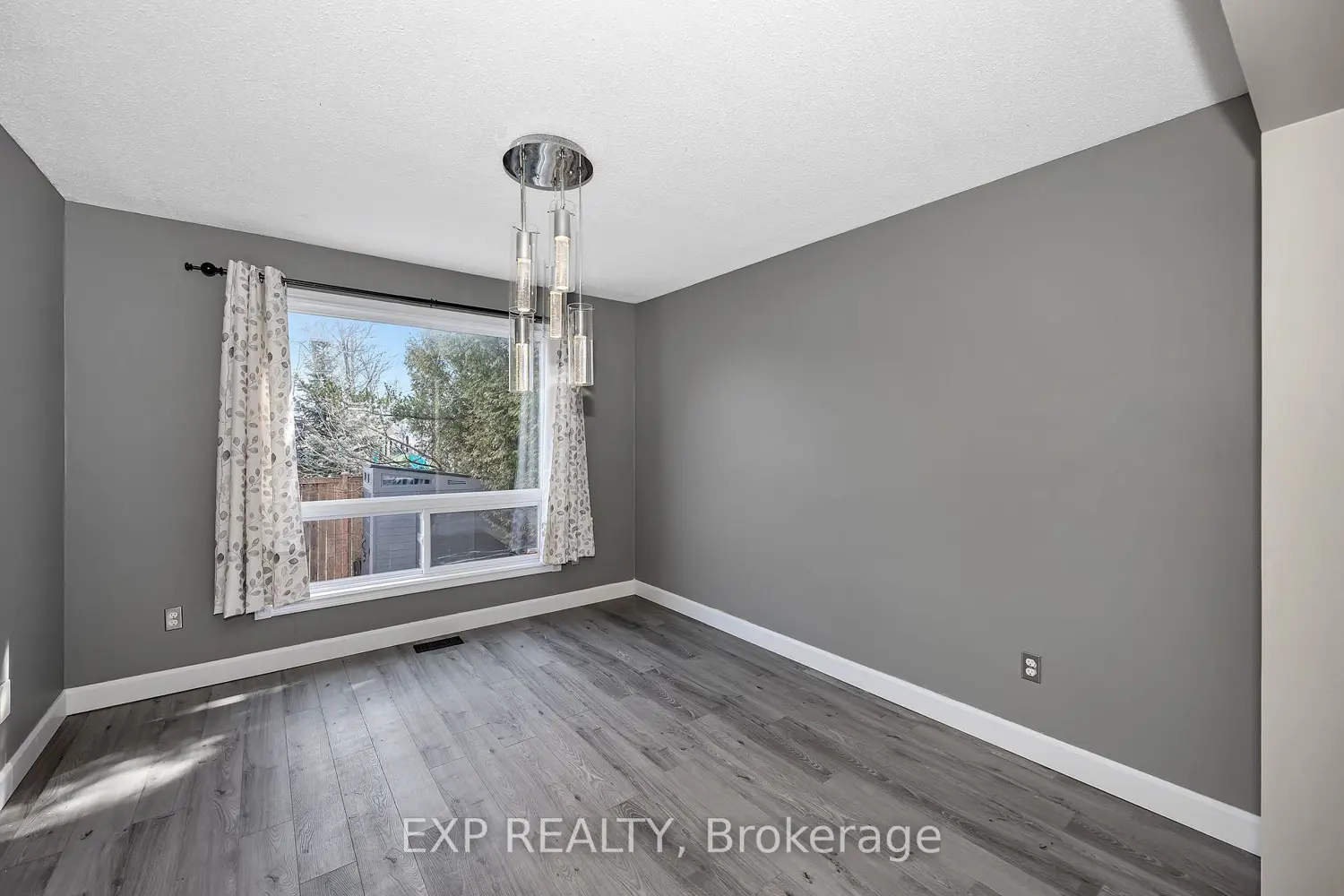 1797 Belval Crescent photo 3