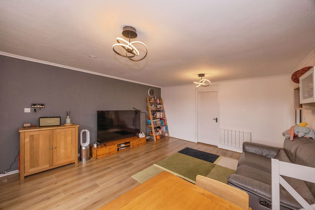 Additional image 8 of 3 bed flat for saleChidham Close, Havant, Hampshire PO9