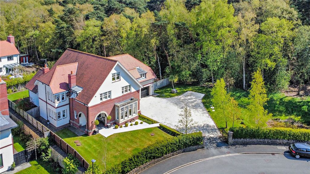 5 bed detached house for saleSussex Avenue, Harrogate, North Yorkshire HG1
