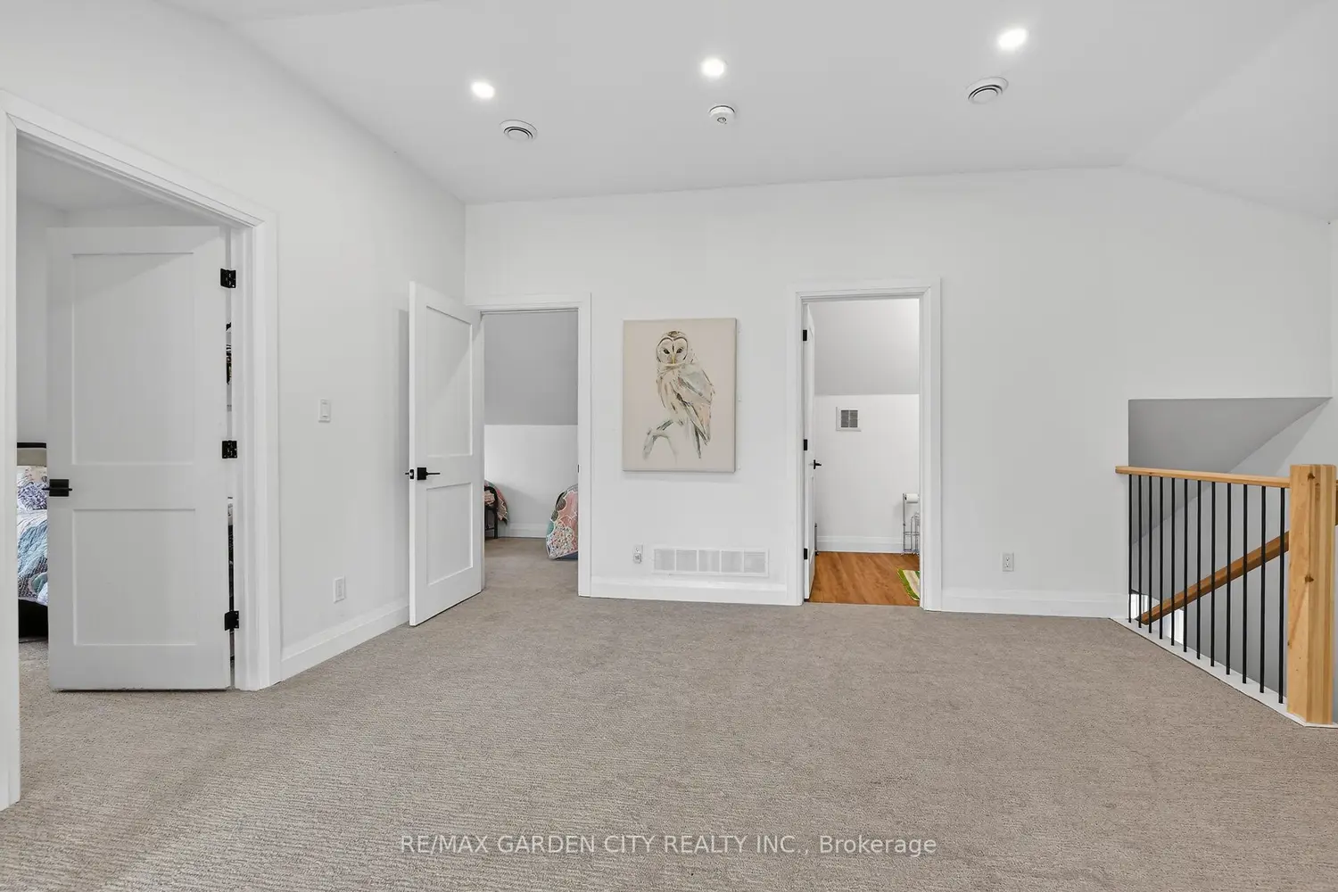 377 Canboro Road photo 4