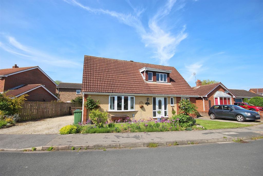 Additional image 12 of 3 bed detached bungalow for saleCheyne Walk, Hornsea HU18