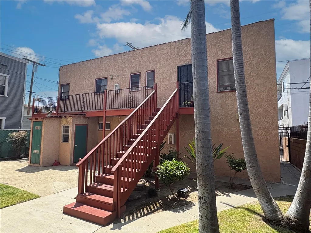 1130 E 5th Street, Long Beach, CA 90802 photo 4