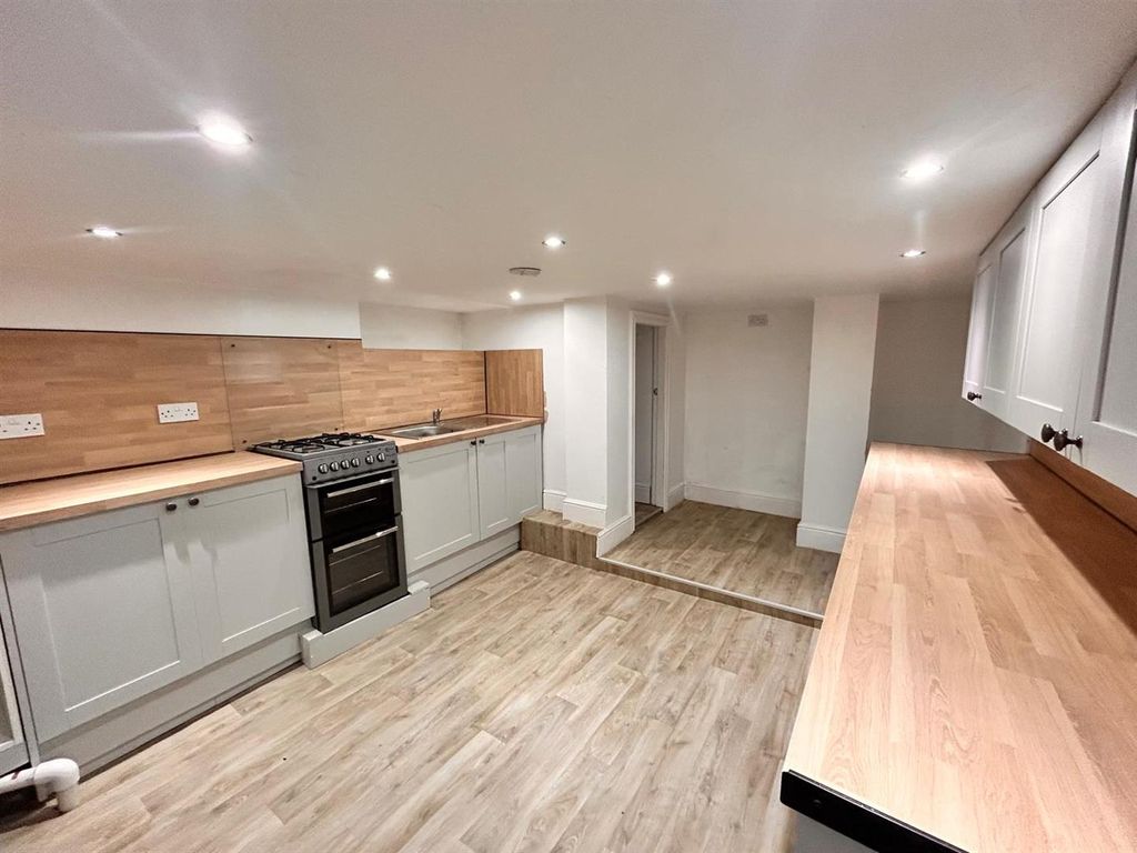 2 bed property for saleDale View, Hebden Bridge HX7 photo 4