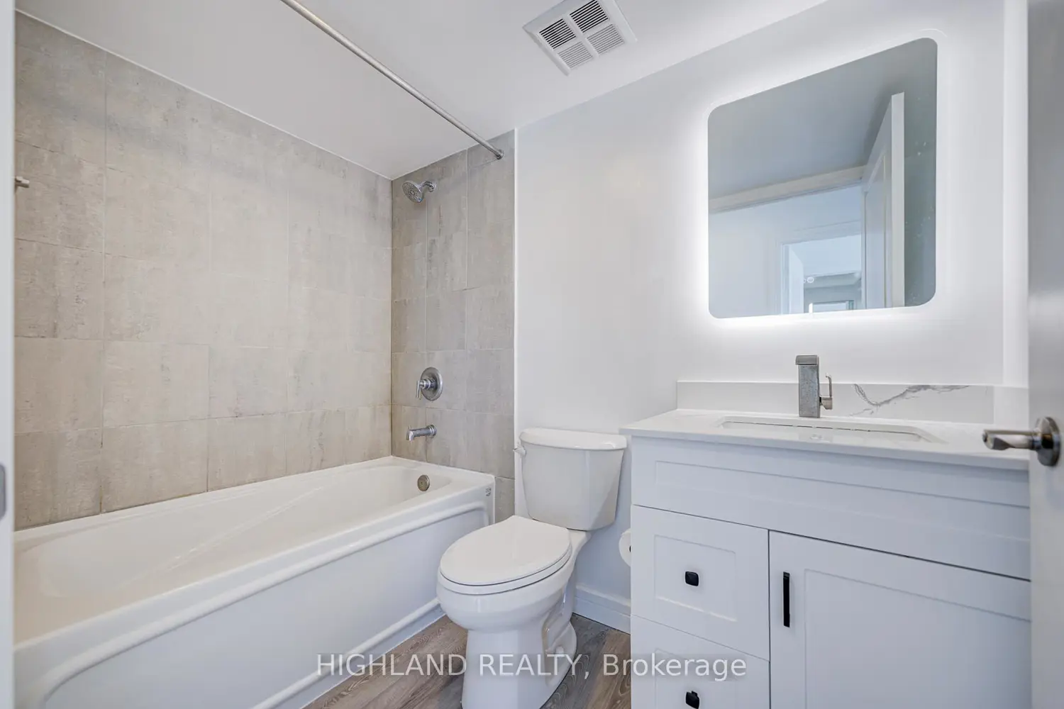 18 Harrison Garden Boulevard 1002