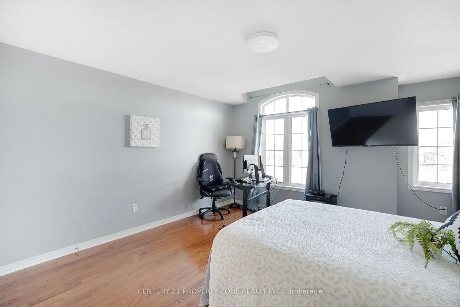 43 Alice Springs Crescent photo 4