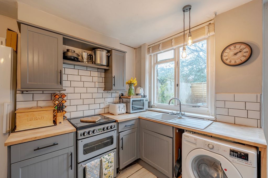 Additional image 2 of 2 bed terraced house for saleBachelor Gardens, Harrogate HG1