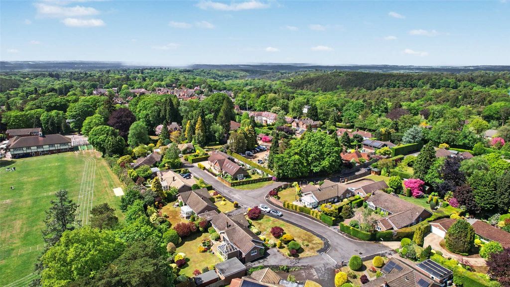 Additional image 2 of 3 bed detached house for saleForestdale, Hindhead, Surrey GU26