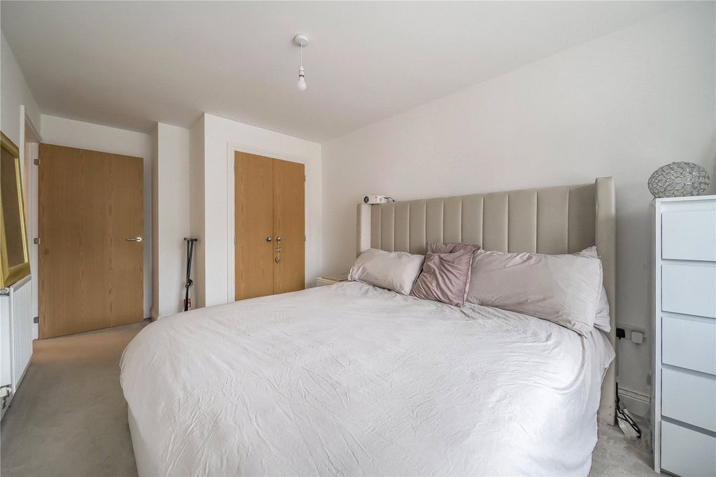 Additional image 4 of 2 bed flat for saleCarter Court, Hook, Hampshire RG27