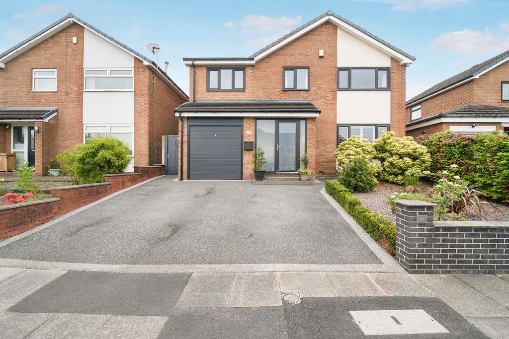4 bed detached house for saleSalisbury Avenue, Hopwood, Heywood OL10