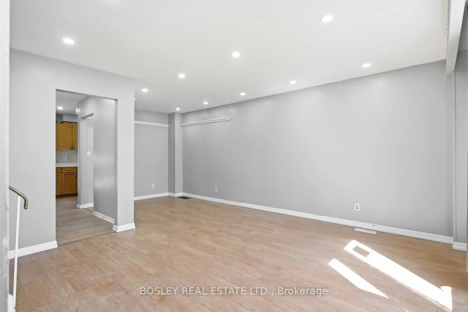 32A Crossley Drive photo 3