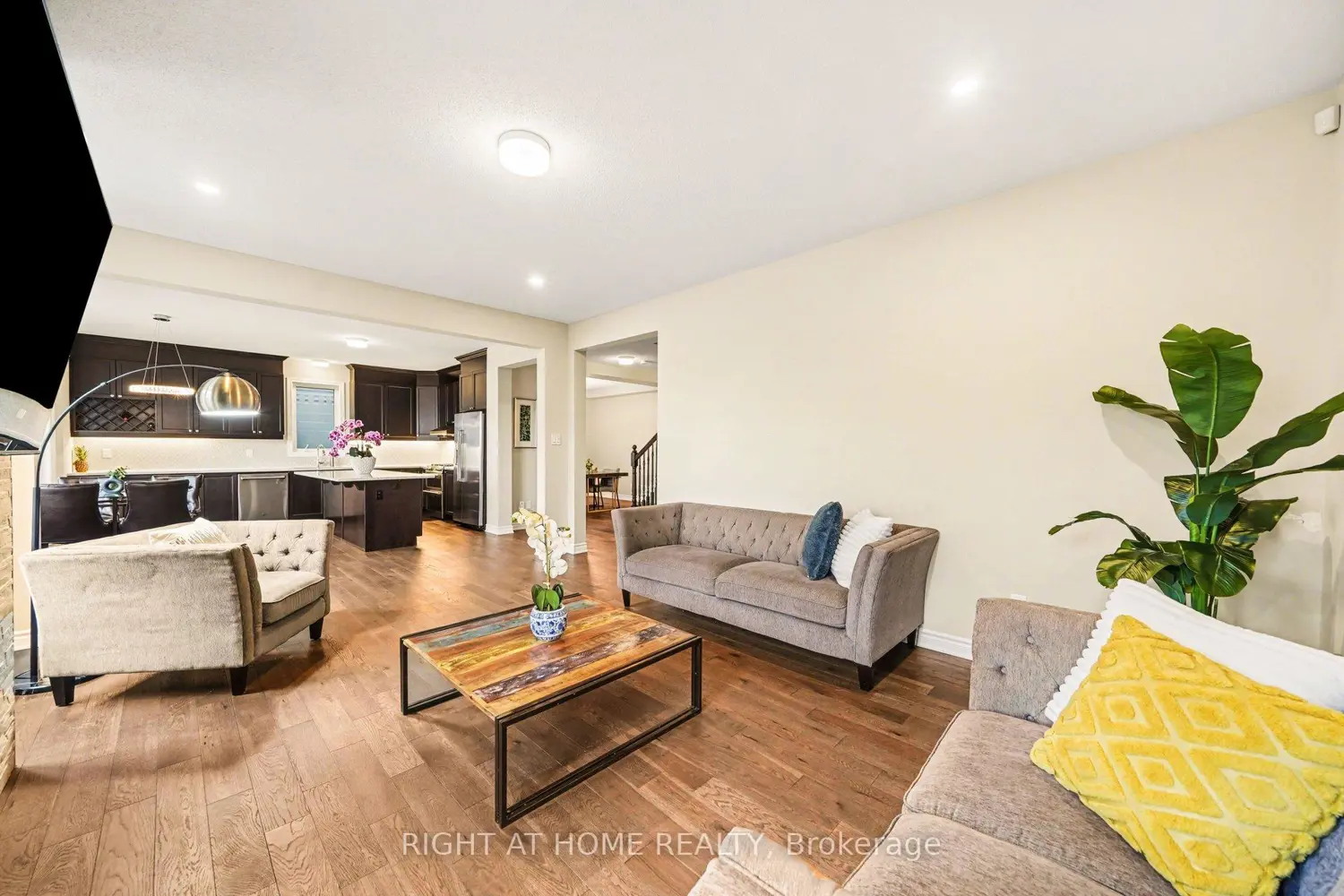 1089 Apolune Street photo 5