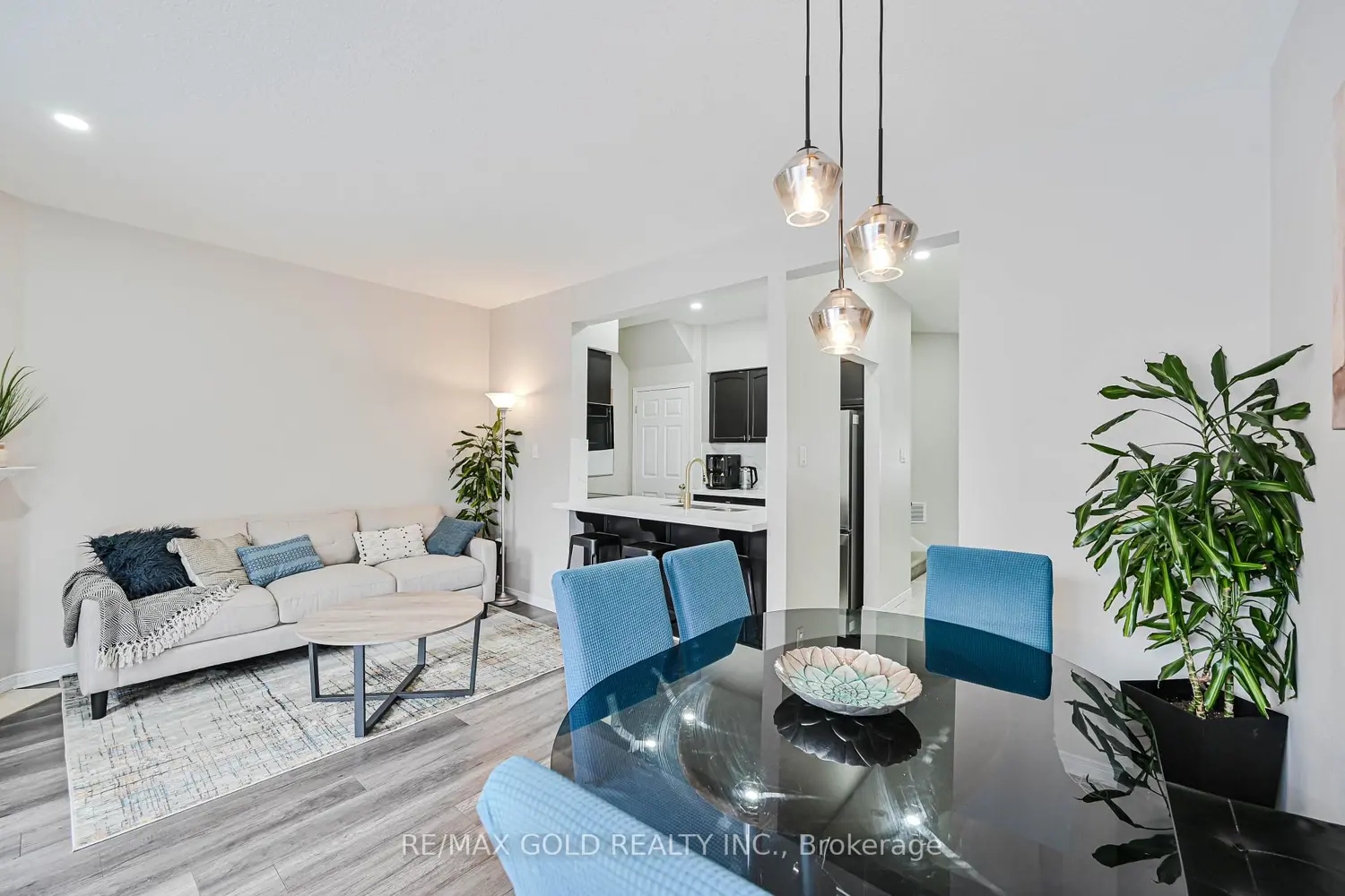81 Valridge Drive 9 photo 4