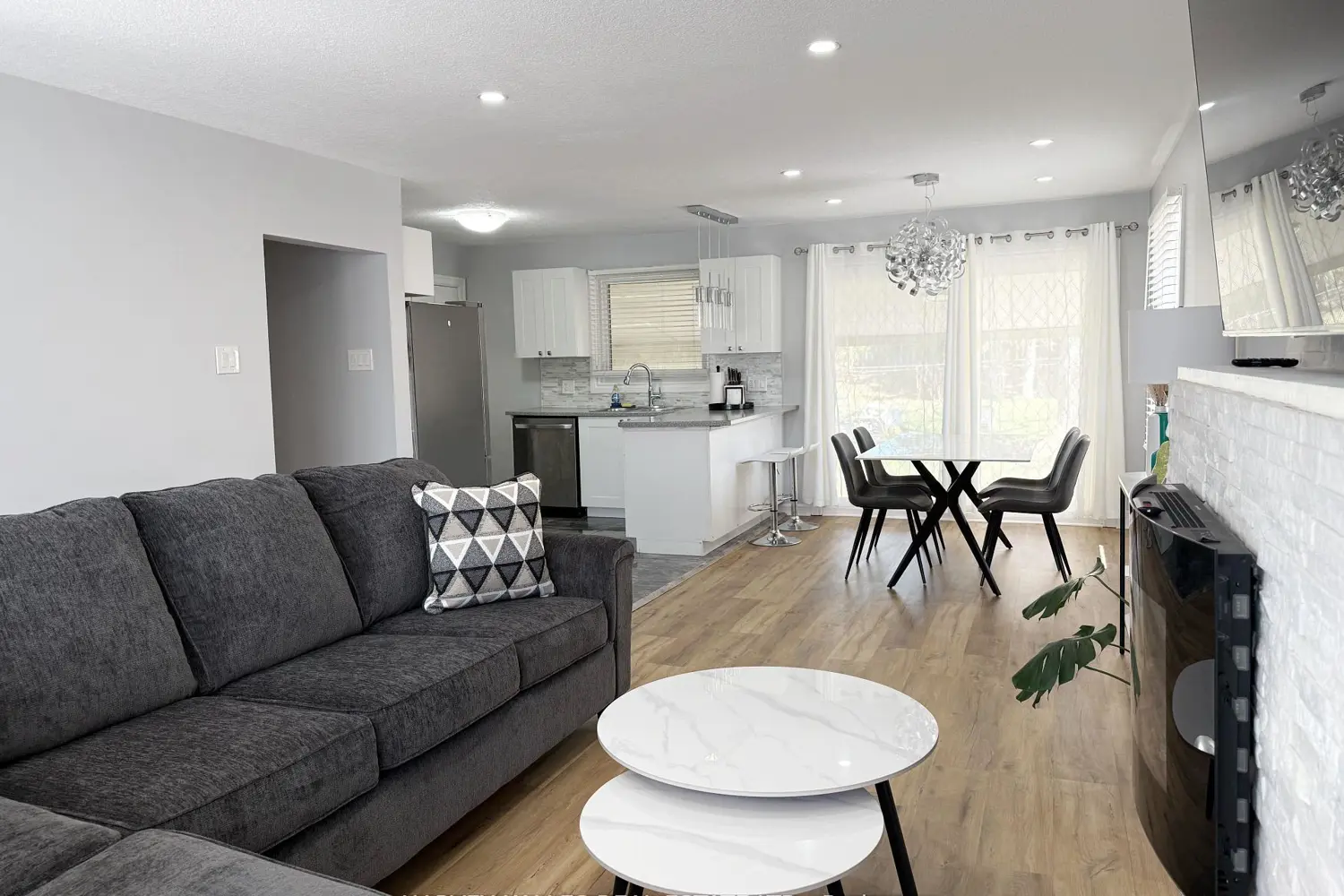 1330 Highbury Avenue photo 2