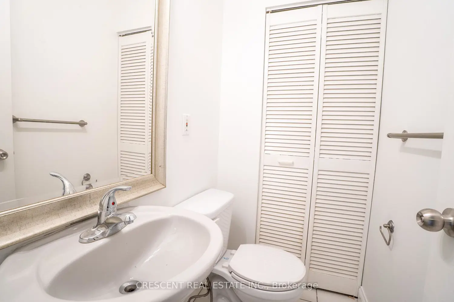 520 Prince Edward Drive photo 2