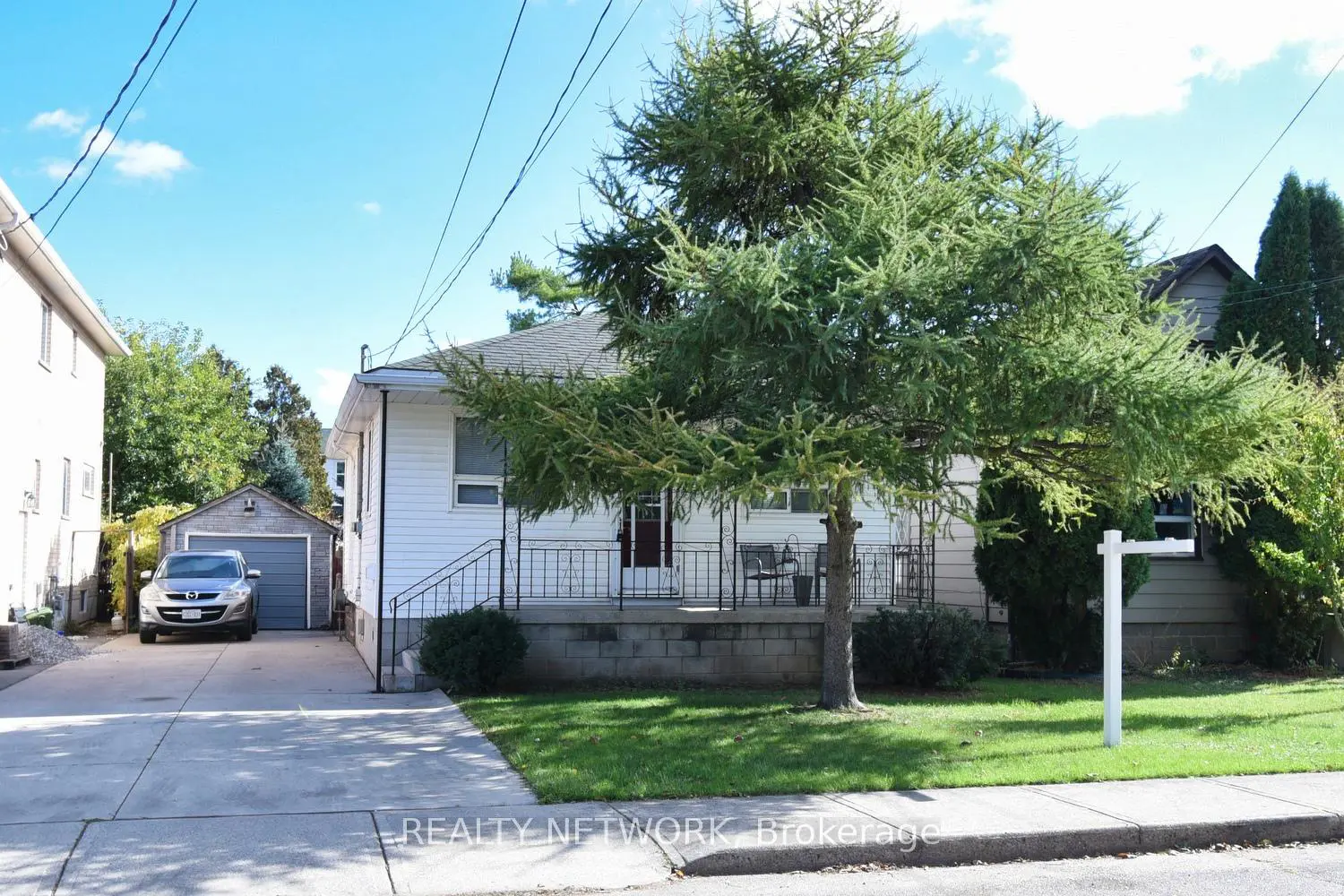 17 Craigroyston Road photo 2