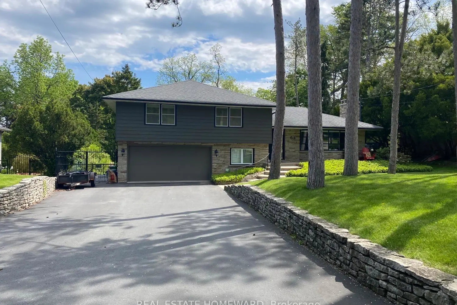 63 Cait Court photo 2