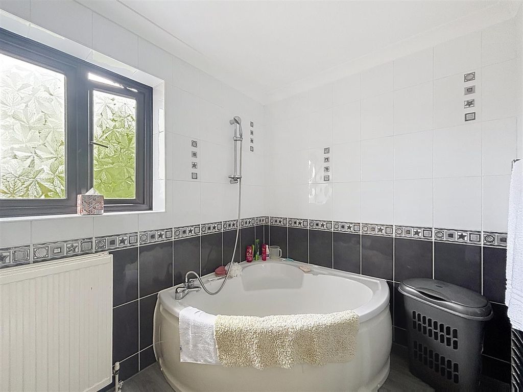 Additional image 14 of 3 bed detached house for saleCheyne Walk, Hornsea HU18