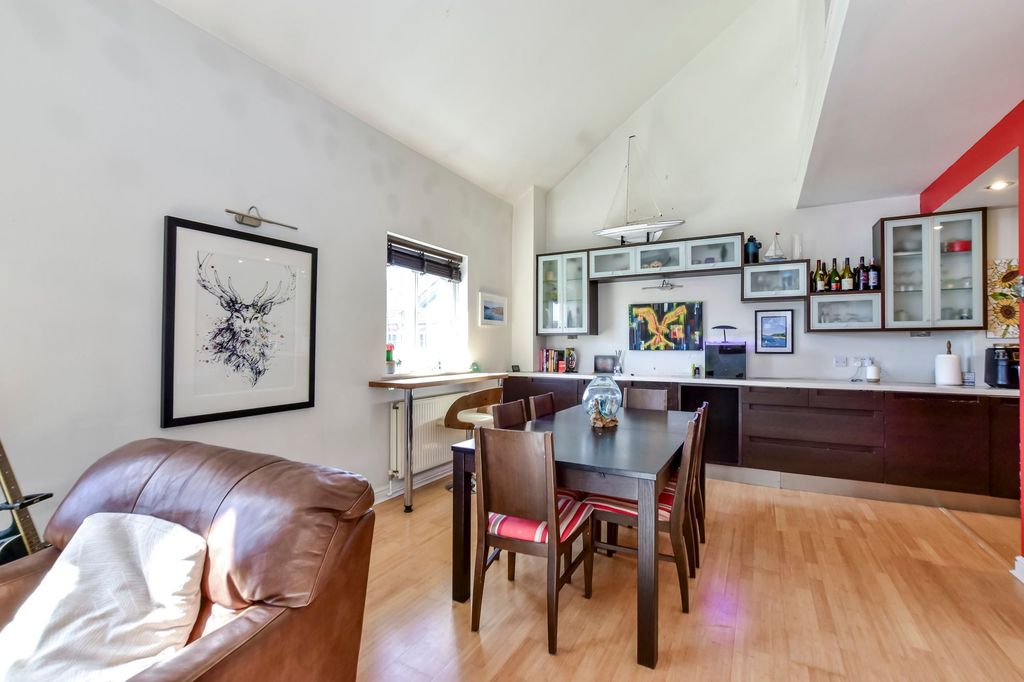 Additional image 8 of 3 bed flat for saleEvans Wharf, Hemel Hempstead HP3