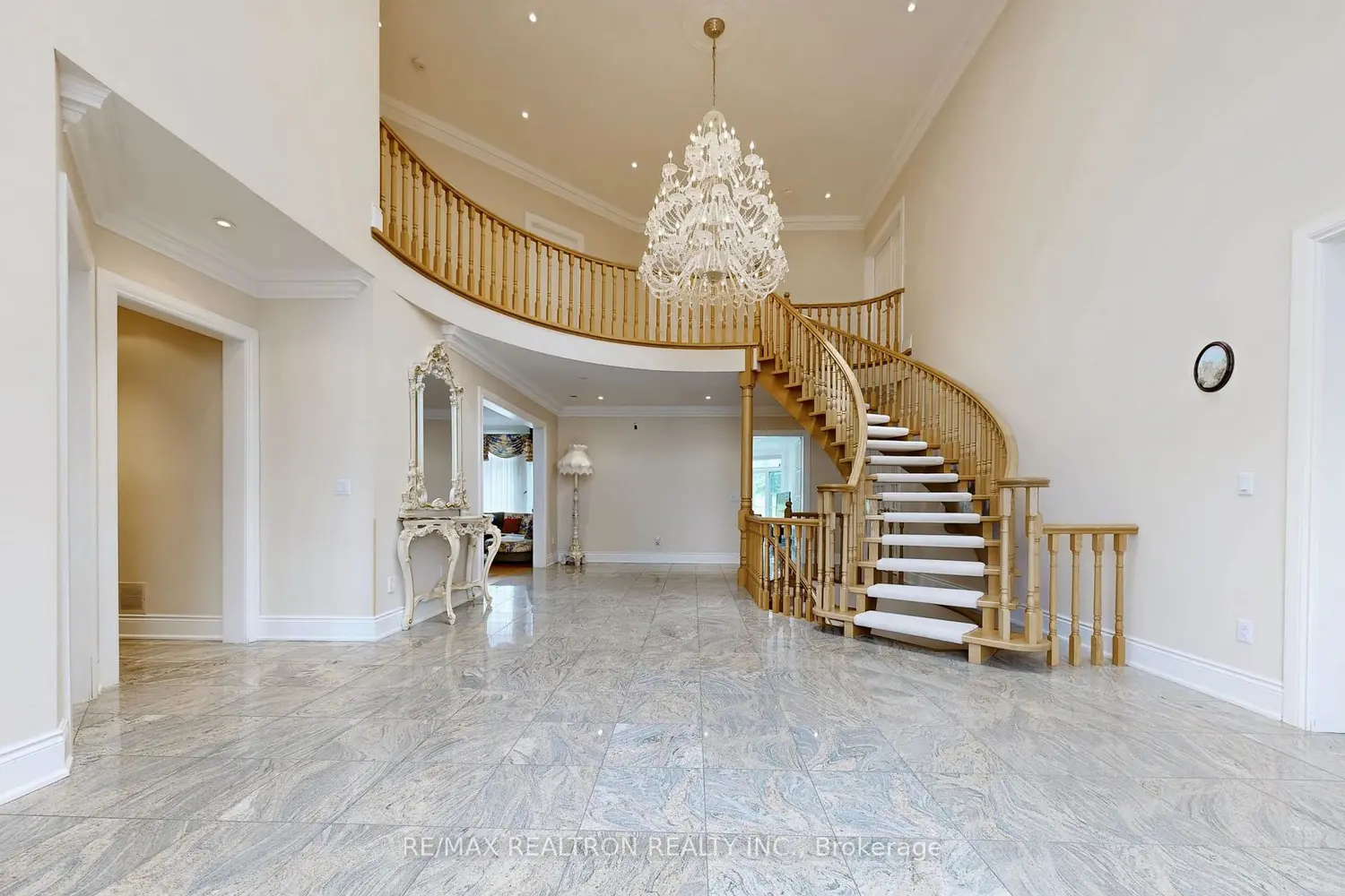23 Kensington Drive photo 4