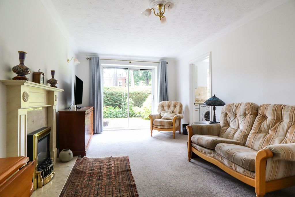Additional image 3 of 2 bed flat for saleSun Lane, Harpenden AL5