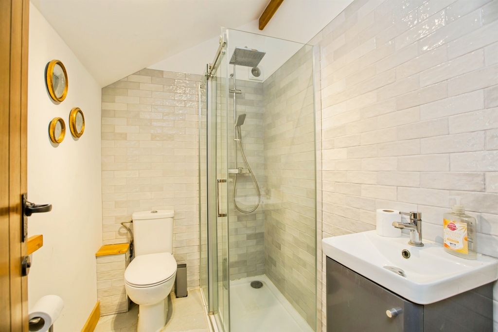 Additional image 4 of 4 bed link detached house for saleLee Lane, Halifax HX3