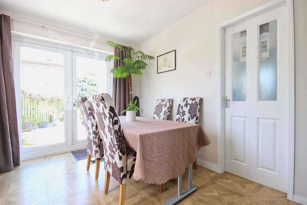 Additional image 6 of 3 bed detached bungalow for saleCheyne Walk, Hornsea HU18