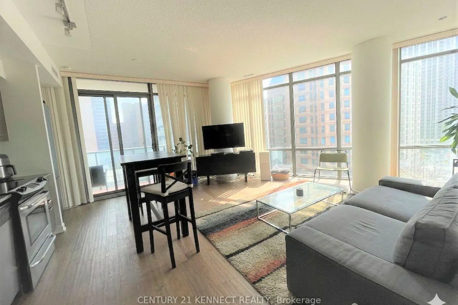 832 Bay Street 608 photo 2
