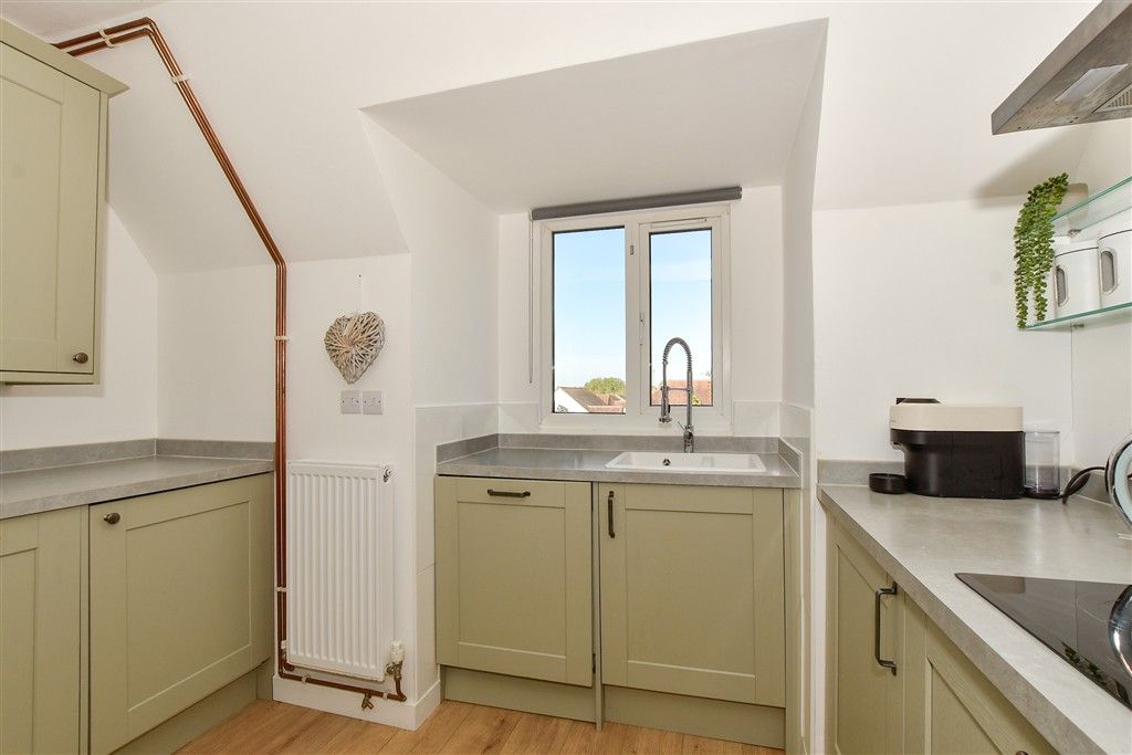 2 bed flat for saleTanbridge Park, Horsham, West Sussex RH12