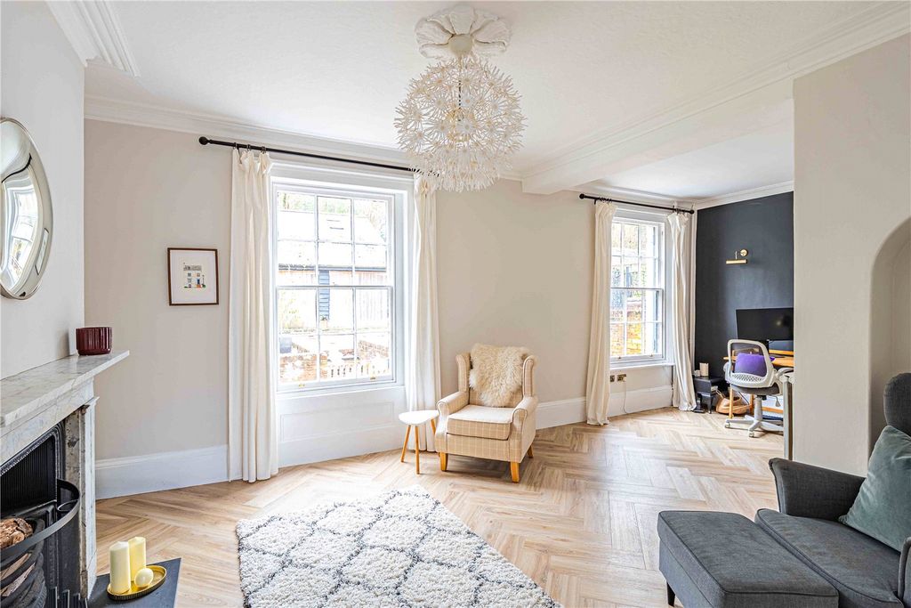 Additional image 10 of 4 bed semi-detached house for saleRoughdown Villas Road, Felden, Hemel Hempstead, Hertfordshire HP3