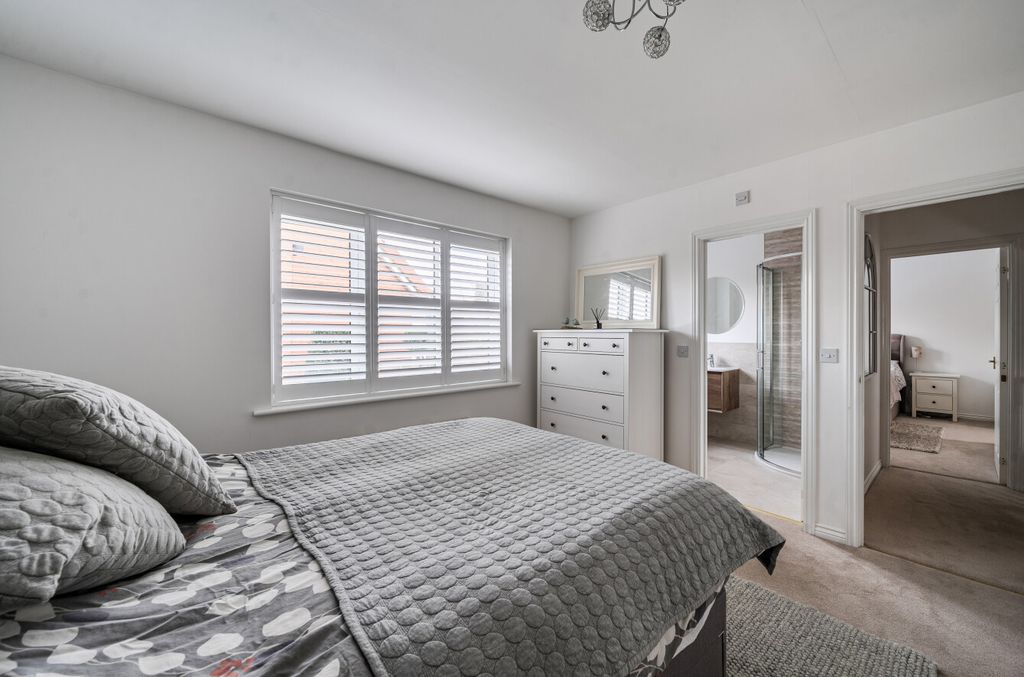 Additional image 14 of 5 bed detached house for saleMyllers Lond, Hook, Hampshire RG27