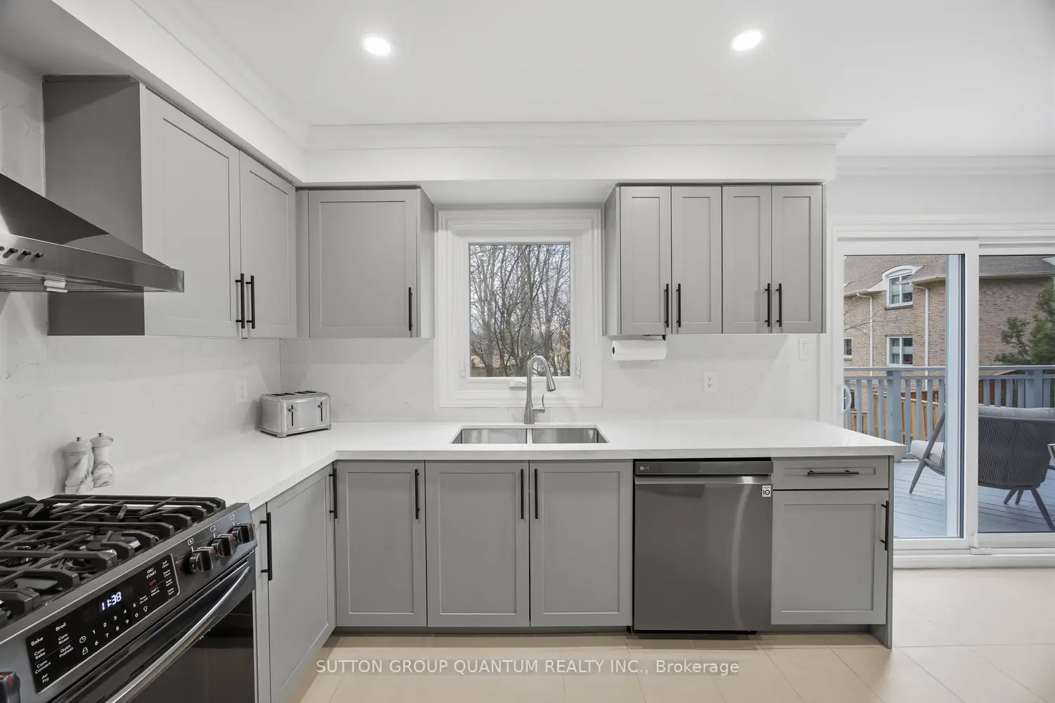 2509 King Forrest Drive photo 4