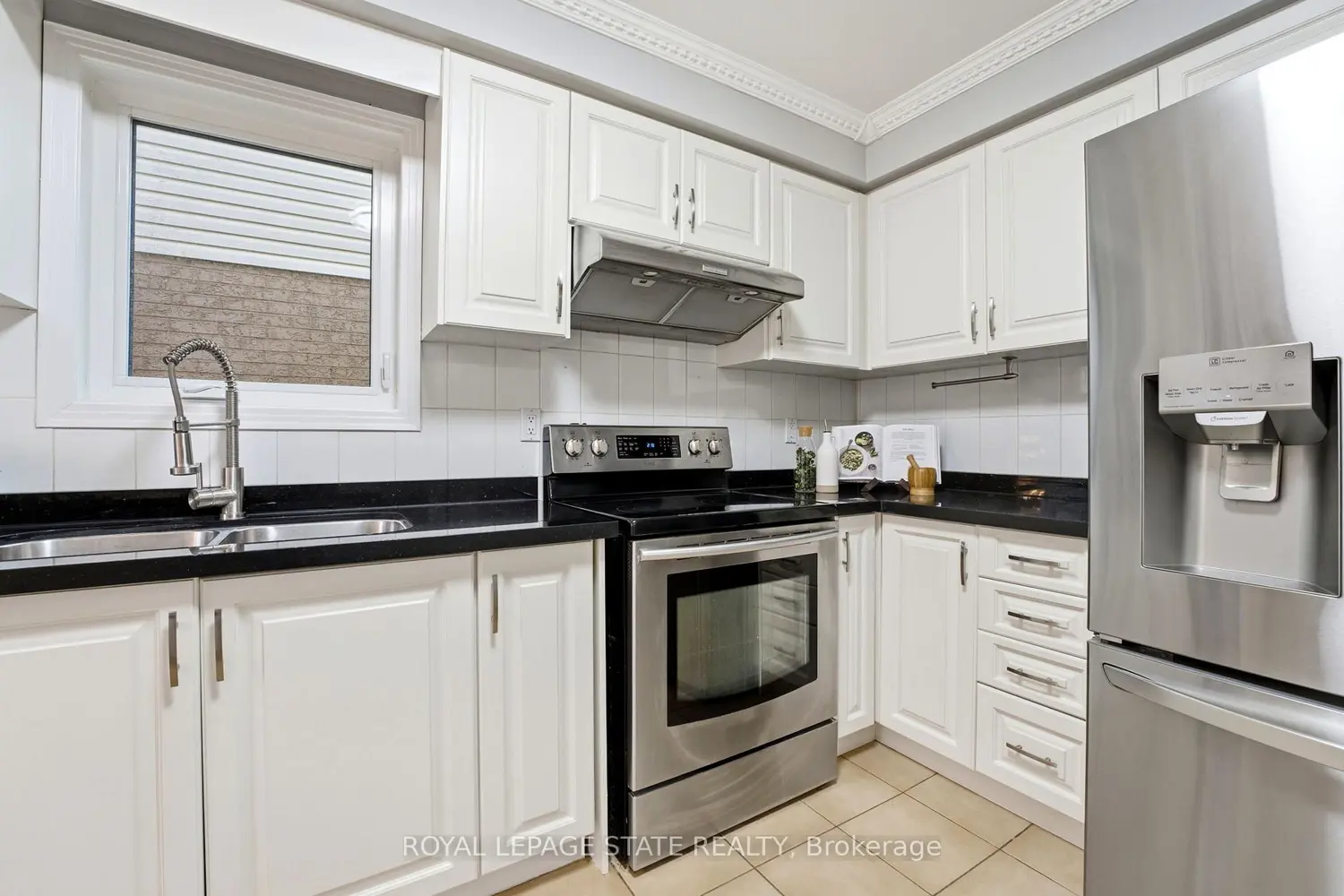 166 Boulding Avenue photo 4