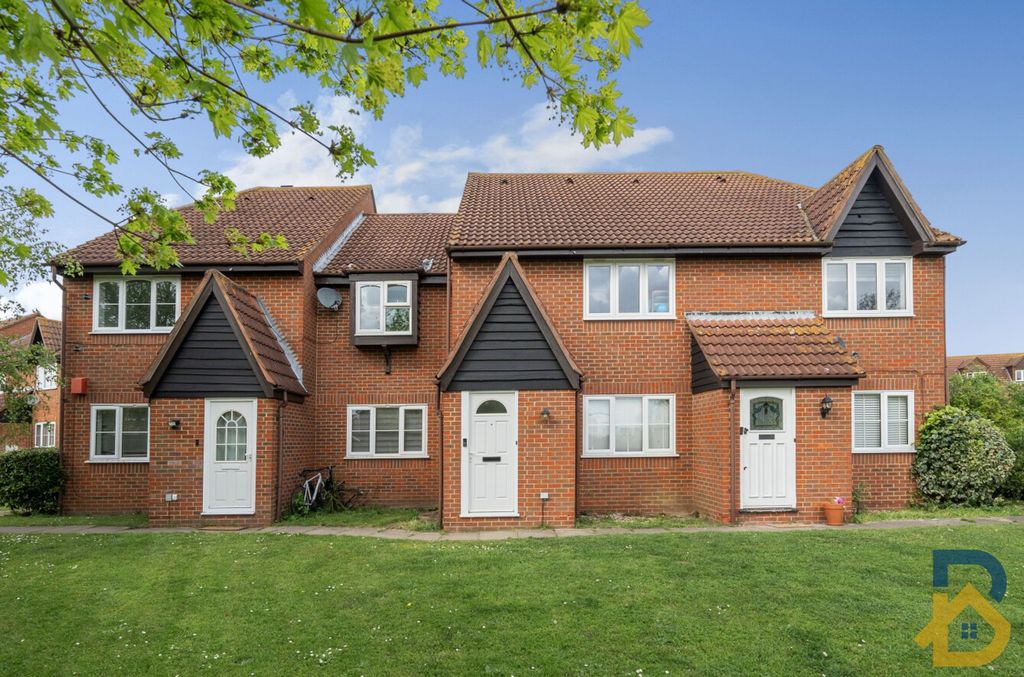 2 bed flat for saleCreasey Close, Hornchurch RM11