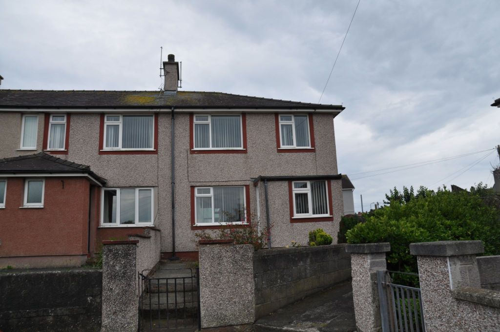 4 bed semi-detached house for saleMaes Hedd, Holyhead LL65