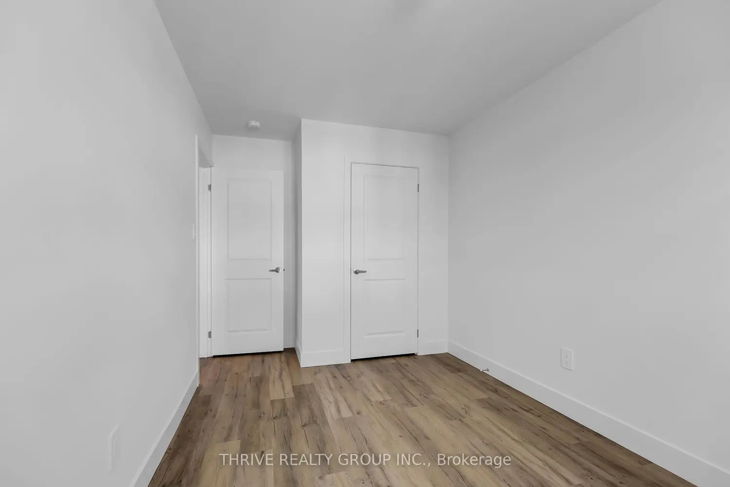 1595 Capri Crescent 68 photo 4