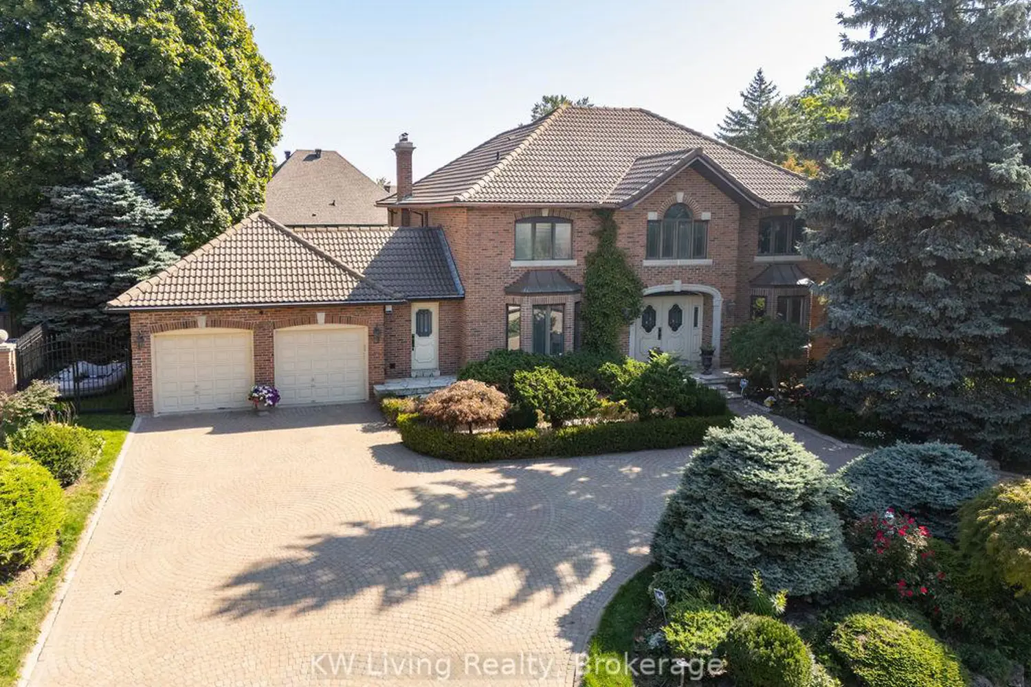 1070 Geran Crescent