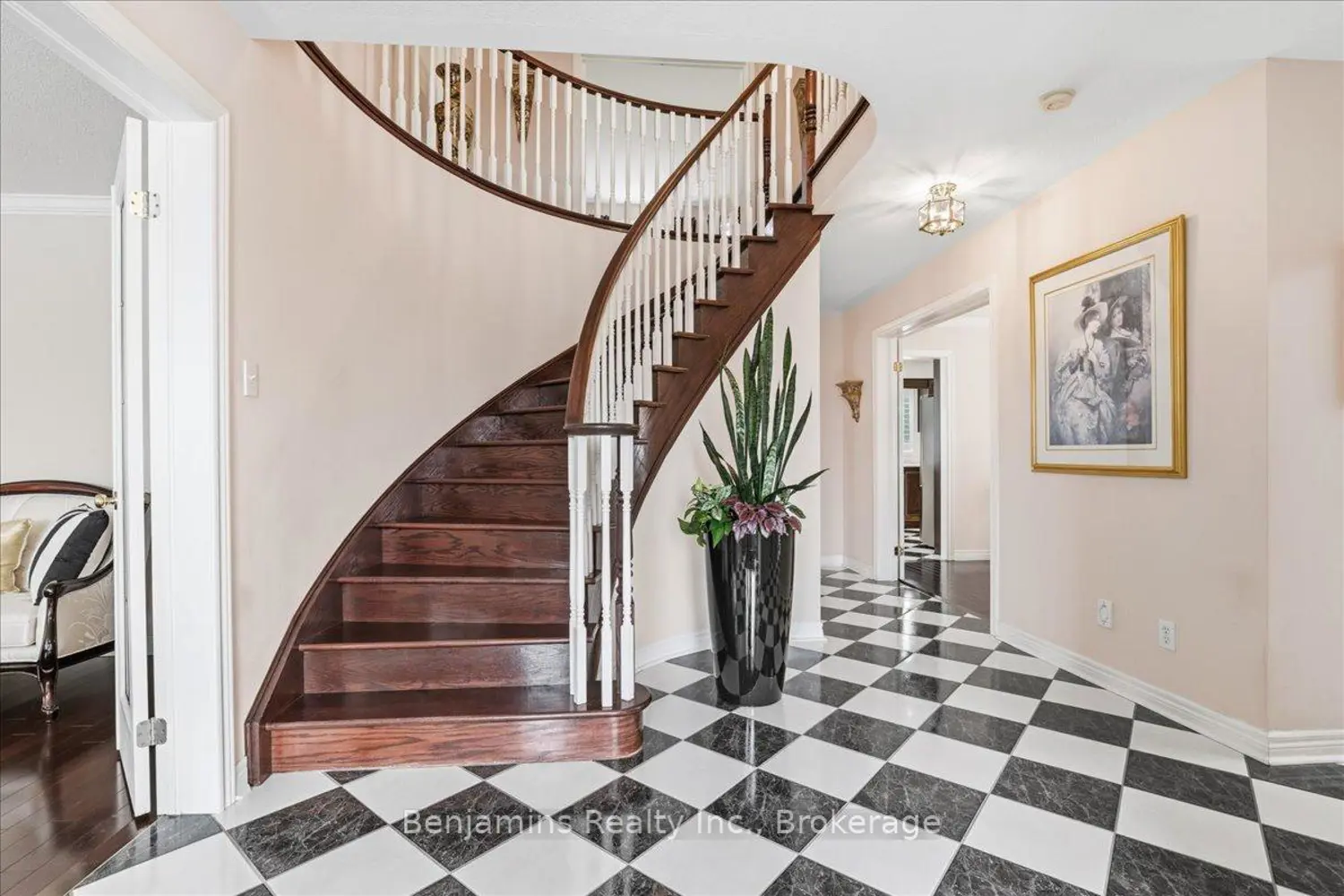 54 Woodcrest Court photo 2