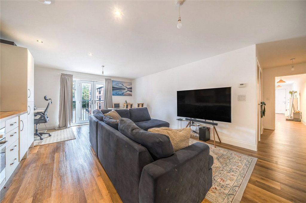 Additional image 6 of 2 bed flat for saleCarter Court, Hook, Hampshire RG27