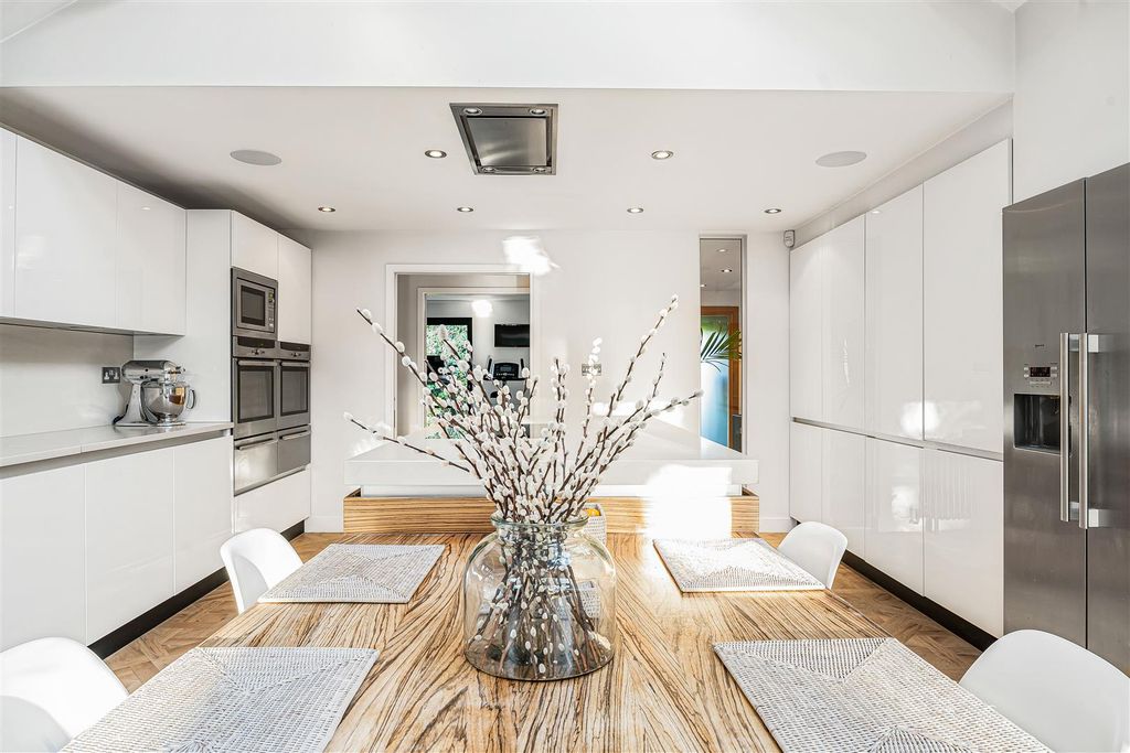 Additional image 10 of 4 bed detached bungalow for saleWatermill Lane, Hertford SG14