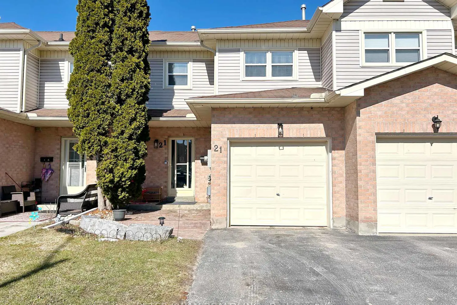 120 D'ambrosio Drive 21