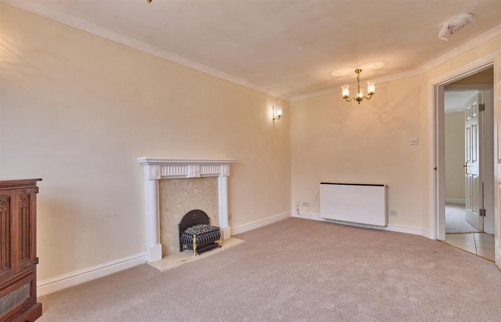 1 bed flat for saleSt. Johns, Hinckley LE10 photo 5