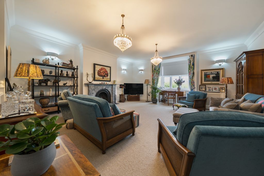 Additional image 2 of 3 bed flat for saleGoldings, Hertford SG14