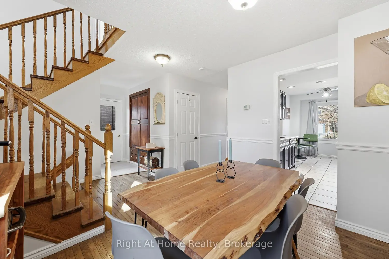136 Elderwood Place photo 4