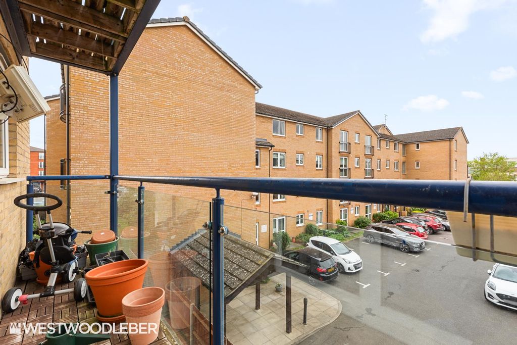 Additional image 14 of 2 bed flat for saleTaverners Way, Hoddesdon EN11